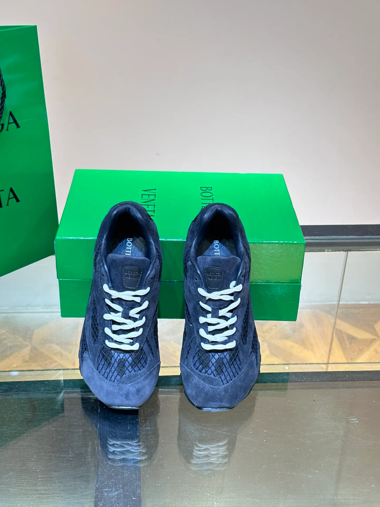 p640 "Bv" new orbit👫 casual sneakers for couples, the retro style of the millennium is so handsome, a super cool fashion item, the most important thing is that it feels incomparably comfortable on the feet, and the design style is also perfect. It will definitely be the one you wear most in daily life, original development, high quality presentation! Size: 35-45 (men’s size 38.45 customized)